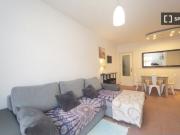 Alquiler de habitaciones en piso de 3 dormitorios para...