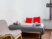 Habitación en piso compartido en alquiler en Santa...