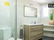 Alquiler de habitaciones en piso de 4 dormitorios en...