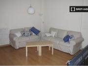 Alquiler de habitaciones en piso de 4 habitaciones en...