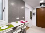 Alquiler de habitaciones en piso de 4 habitaciones en...