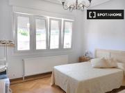 Alquiler de habitaciones en piso de 5 dormitorios en Vigo