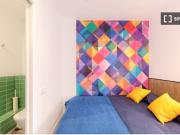 Alquiler de habitaciones en piso de 5 habitaciones en...