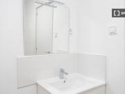 Alquiler de habitaciones en piso de 5 habitaciones en...