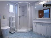 Alquiler de habitaciones en piso de 6 dormitorios en...