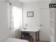 Alquiler de habitaciones en piso de 6 dormitorios en La...