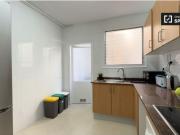 Alquiler de habitaciones en piso de 6 habitaciones en...