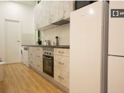 Alquiler de habitaciones en piso de 6 habitaciones en Raval