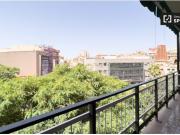 Alquiler de habitaciones en piso de 6 habitaciones en Sants