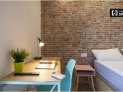 Alquiler de habitaciones en piso de 6 habitaciones en...