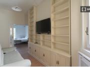 Alquiler de habitaciones en piso de 7 habitaciones en...