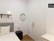 Alquiler de habitaciones en piso de 8 habitaciones en...