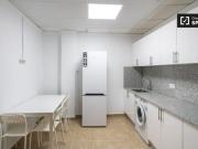 Alquiler de habitaciones en piso de 8 habitaciones en...