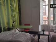 Alquiler de habitaciones en piso de 9 dormitorios en Centro