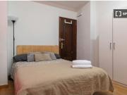 Alquiler de habitaciones en piso de 9 habitaciones en...