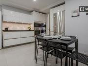Alquiler de habitaciones en piso de 9 habitaciones en...