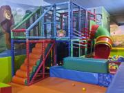 ALQUILER DE LOCAL COMERCIAL CON PARQUE INFANTIL Y...