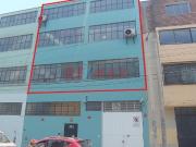 Alquiler De Local Comercial De 3 Pisos En Urb. El Pino...