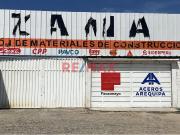 ¡Alquiler De Local Comercial En Esquina En Carretera...