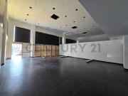 Alquiler de Local Comercial 247.60m2 en los Primeros...