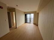 Alquiler de moderno departamento con balcón y cochera...