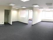 ALQUILER DE OFICINA AMPLIA, CON VISTA AL PARQUE Y AV....