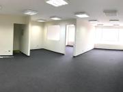 ALQUILER DE OFICINA AMPLIA, CON VISTA AL PARQUE Y AV....