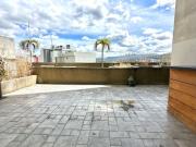 Alquiler de oficina con amplios espacios y terraza en Chacao