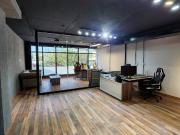 ALQUILER DE OFICINA CON COCHERA COLEGIALES