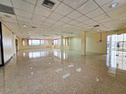 Alquiler de Oficina en 6to Piso con Ascensor y Parqueos...