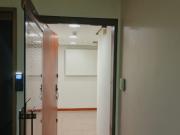 ALQUILER DE OFICINA EN SANTA PAULA 25 82