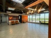 Alquiler$6,000 de oficinas en Urdesa Central