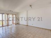 ALQUILER de Piso con 3 dormitorios y cochera