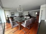 ALQUILER DE TRIPLEX EN SAN ISIDRO 300 M2 2 ESTACIONAMIENTOS