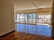 Alquiler departamento 4 ambientes con cochera en Recoleta
