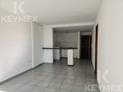 Alquiler departamento con balcón sobre avenida