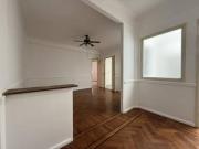 Alquiler. Departamento de 3 ambientes con dependencia en...