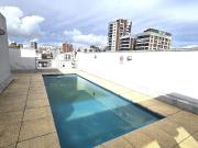 ALQUILER DOS AMBIENTES CON BALCÓN COCHERA AMOBLADO