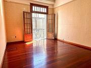 Alquiler dpto 3 amb con balcón + dependencia