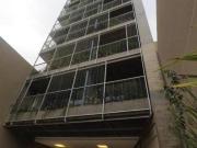 ALQUILER! Espectacular monoambiente con patio en Barrio...