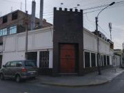 Alquiler Esquina Comercial de 250m en avenida principal...