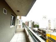 ALQUILER EXCELENTE ZONA COFICO CON GRAN BALCON