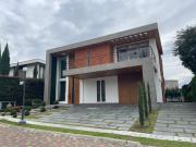 ALQUILER HERMOSA CASA NO ADOSADA 4 DORMITORIOS PUEMBO