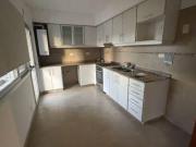 ALQUILER Impecable semipiso 2 ambientes con cochera y...