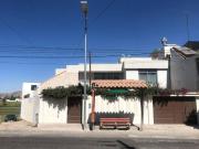 ALQUILER LINDA CASA DE 2 PISOS EN AV. ARANCOT 206,...