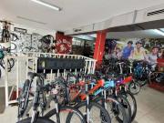 Alquiler LOCAL COMERCIAL ESQUINERO, 2 plantas 456,70M2...