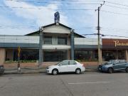 Alquiler local esquinero con mezzanine en excelente...