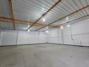 ALQUILER LOCAL INDUSTRIAL ALMACEN — 200 m² FUNCIONAL EN...