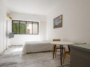 Alquiler Luminoso Monoambiente con cocina separada en...