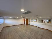 Alquiler o venta de amplio local comercial en Caballito